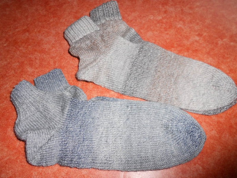 zwei paar Socken